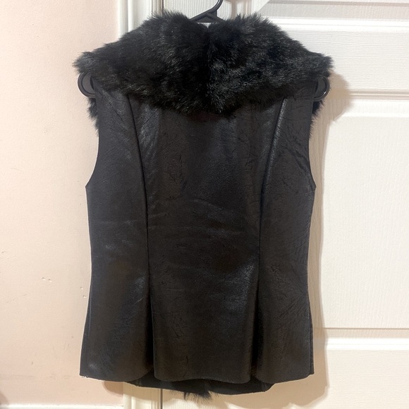 White House Black Market Faux Fur Vest Size Small - Picture 7 of 9